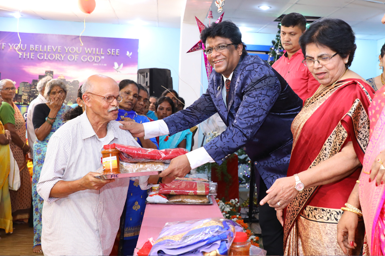 Grace Ministry, Bro Andrew Richard & family helped the poor and needy families on the occasion of New Year Eve by distributing Sarees, Grocery & Food in Mangalore. 